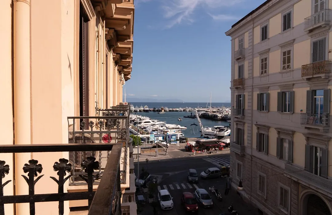 Caracciolo 13 Rooftop&Suites-1