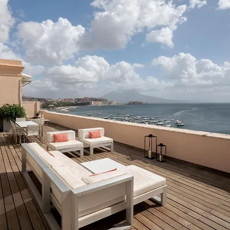Caracciolo 13 Rooftop&Suites-3
